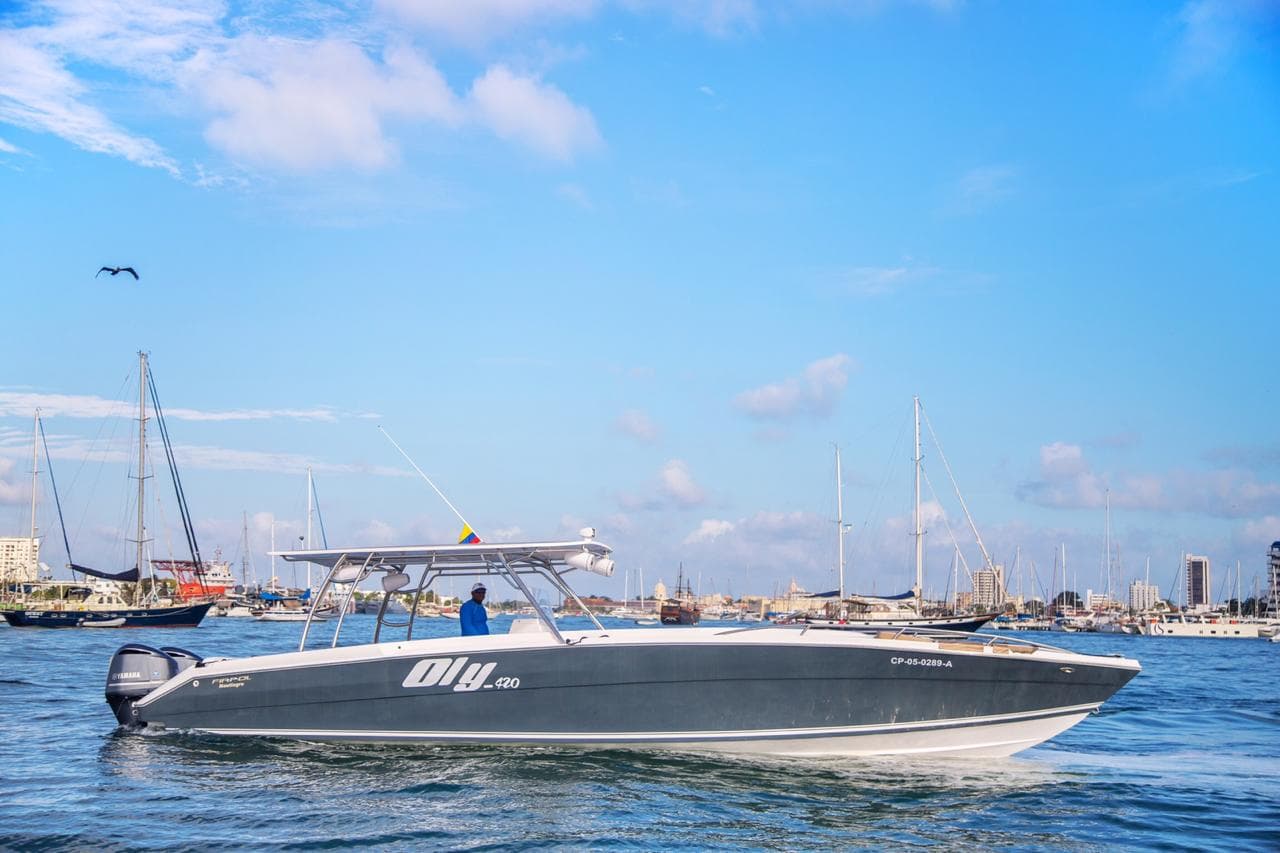 42Ft Oly 420 Speedboat, 1