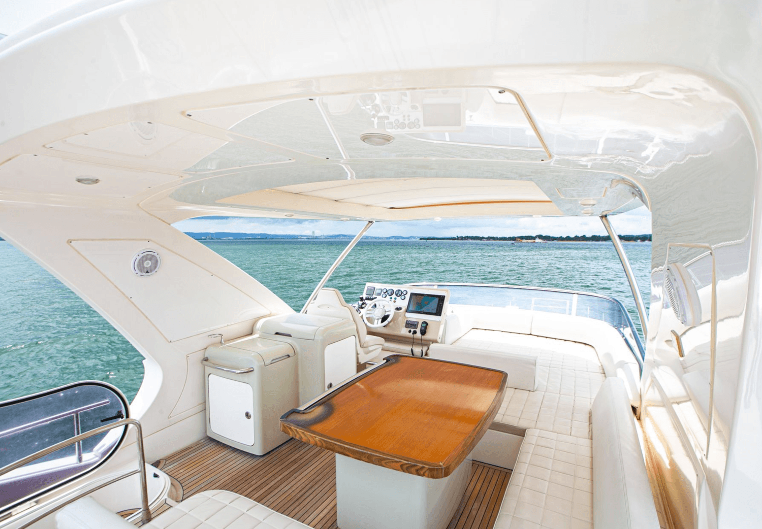 64Ft Azimut Fly Yacht, 1
