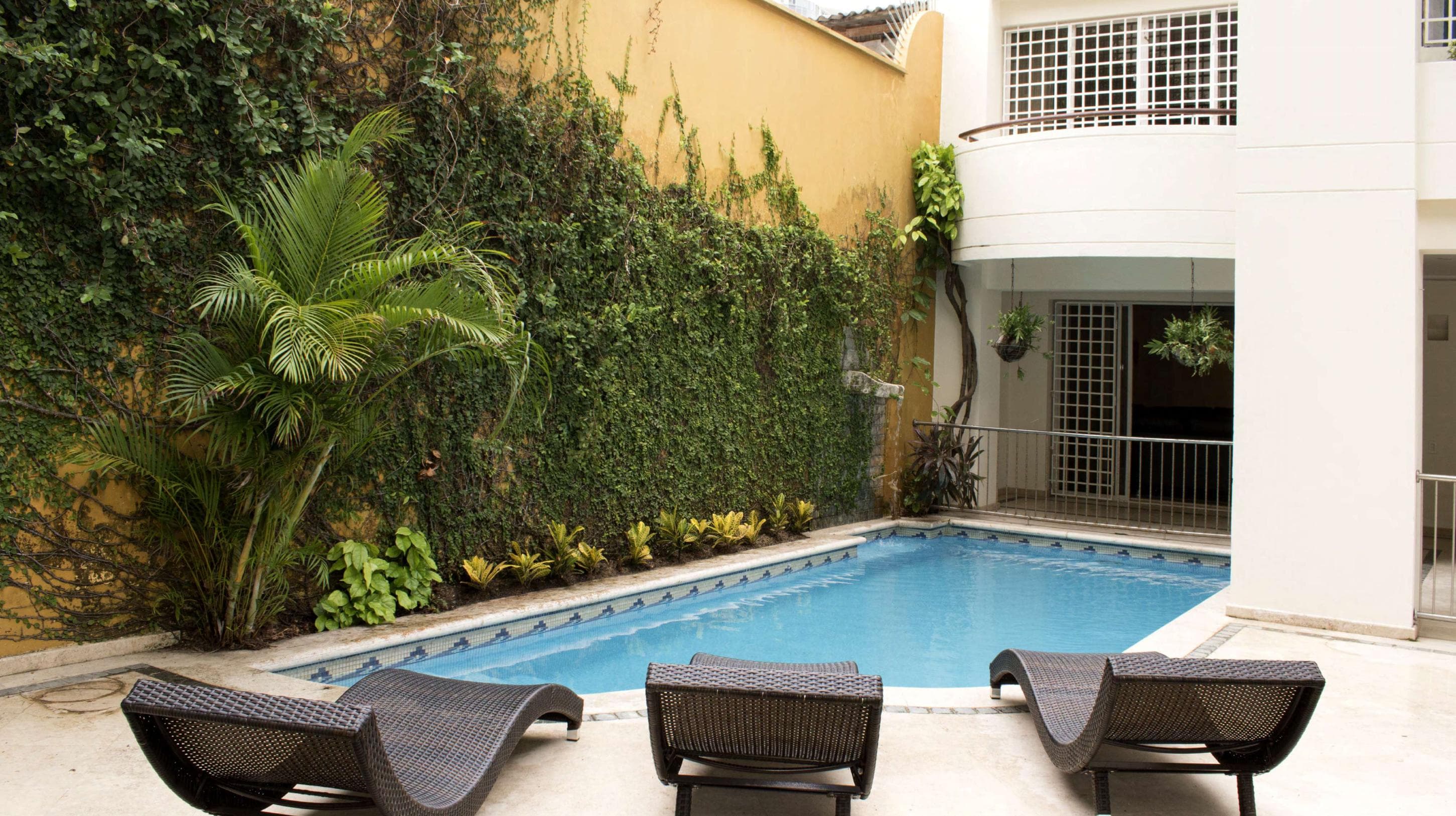Amin House, 1