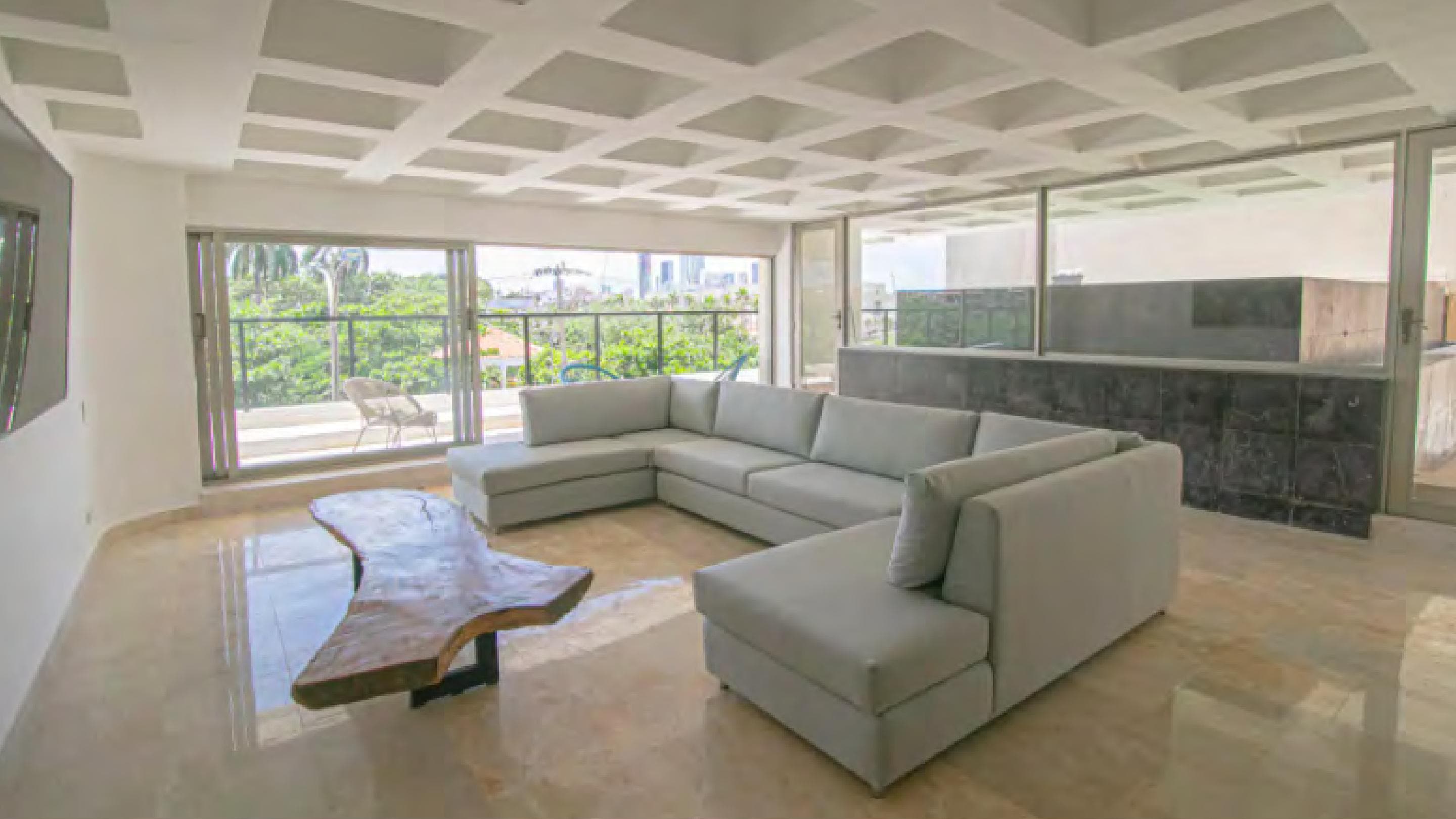 Centenario House, 1