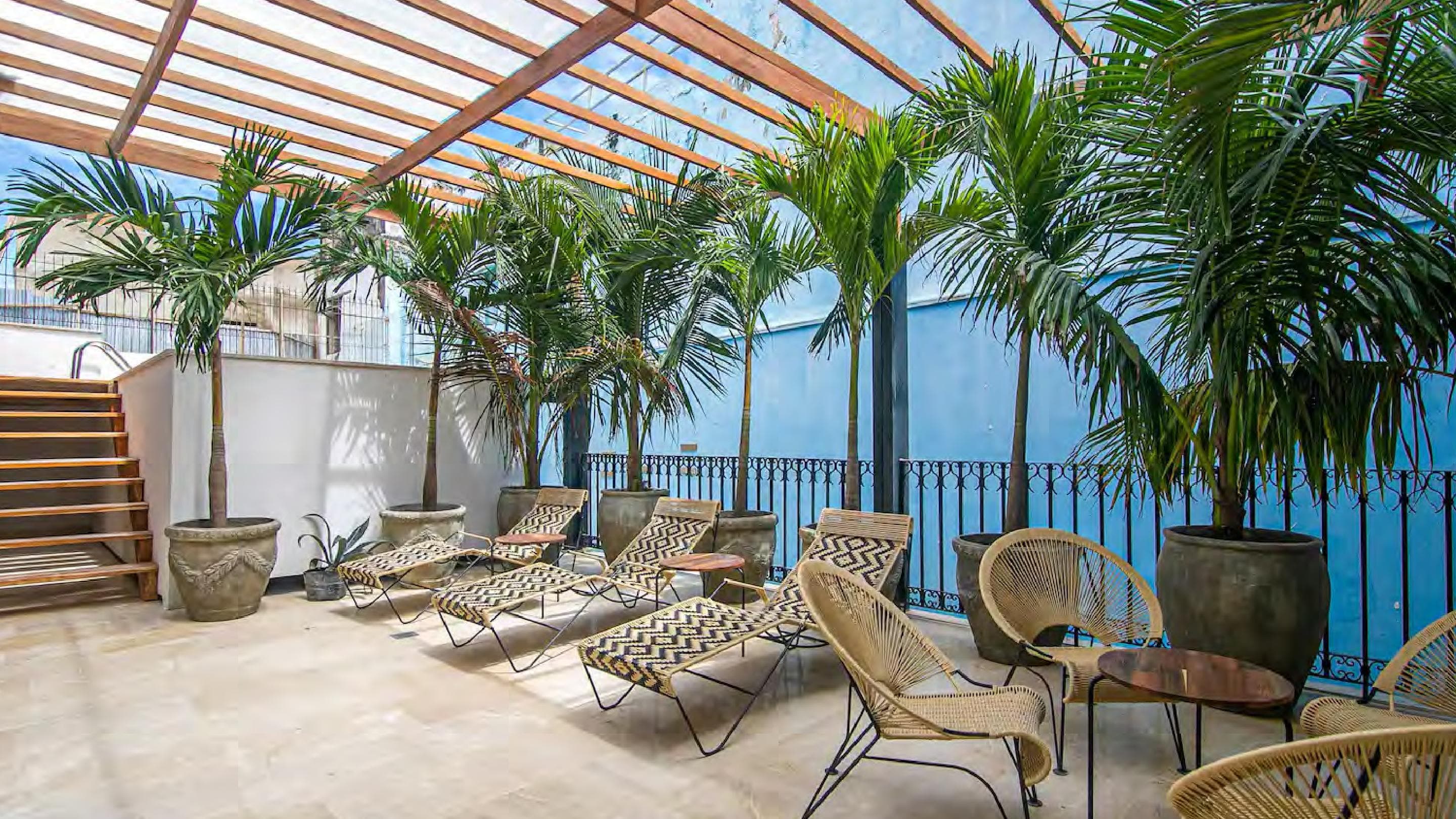 Clock Tower Apt With Pool House, 1