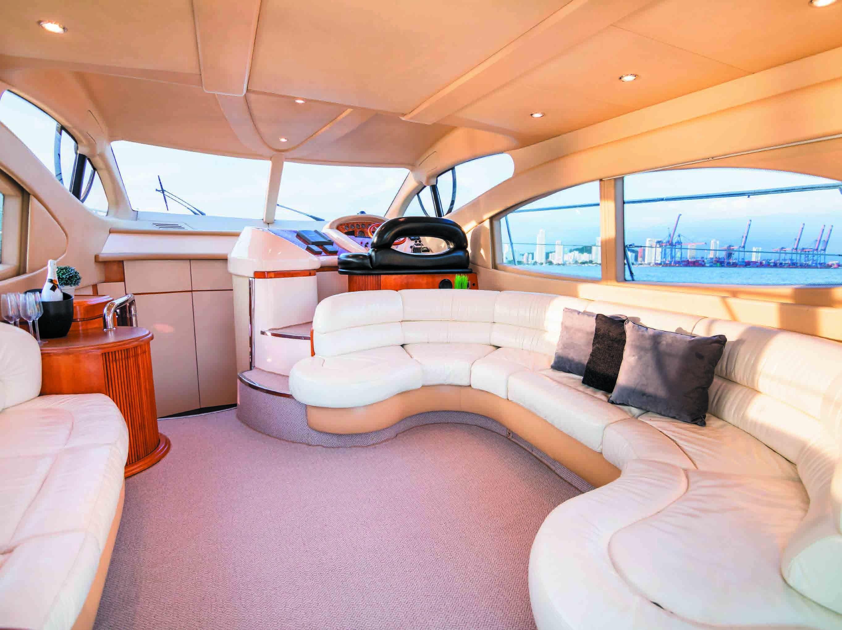 46Ft Azimut Fly Yacht preview 4