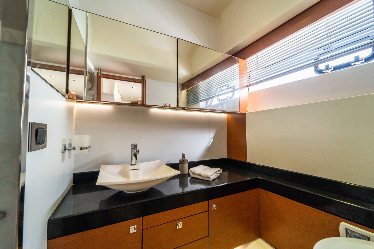 50Ft Prestige Yacht preview 4