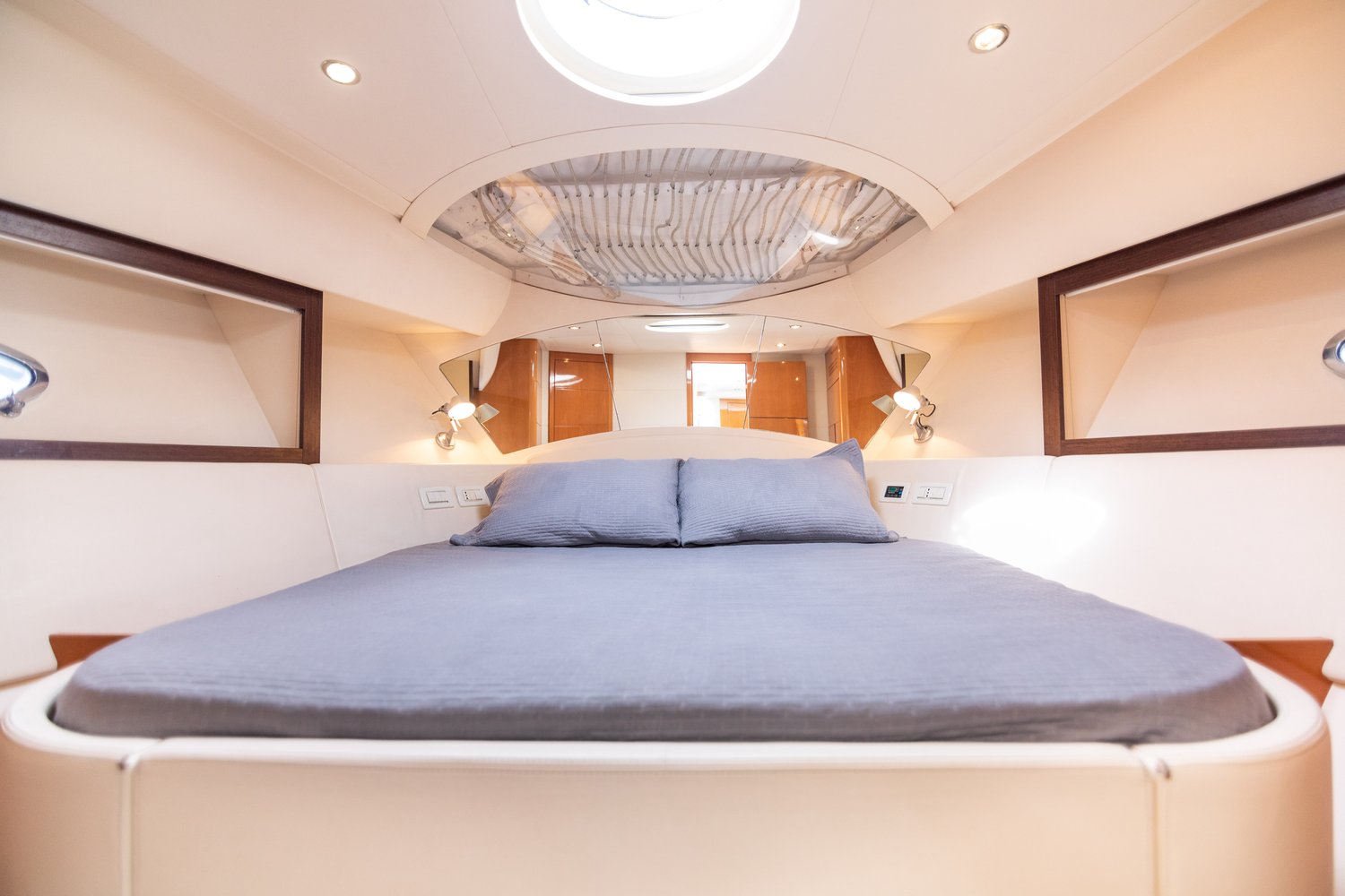 56Ft Pershing Sea & Love Yacht preview 4