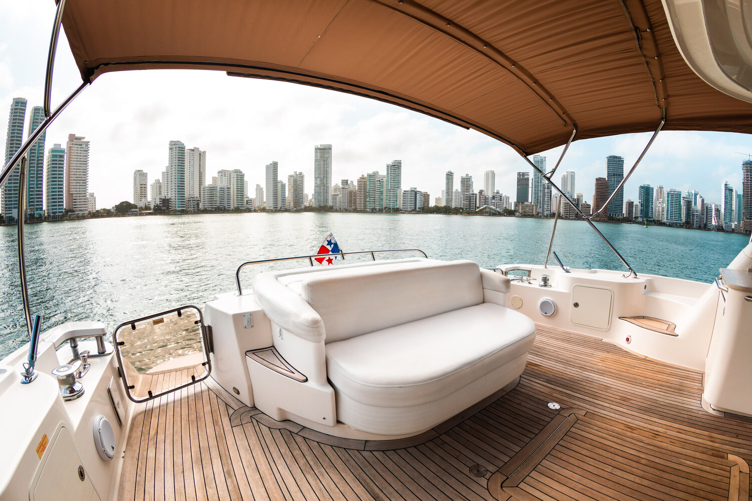 62Ft Sea Ray Sundancer Yacht preview 3